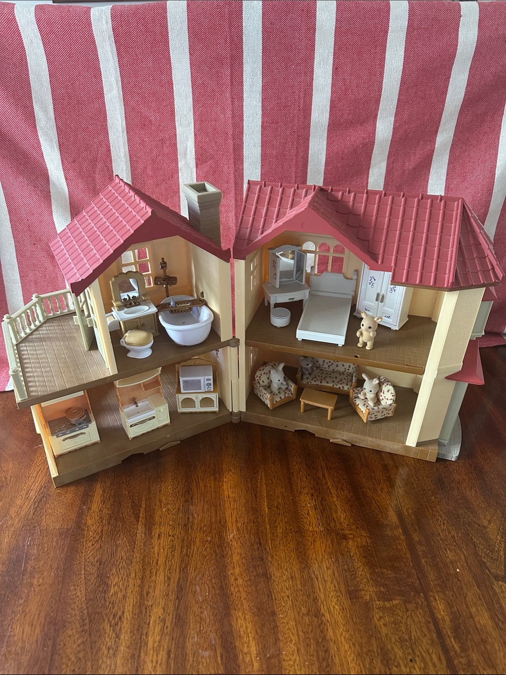 Calico Critters House and Furniture